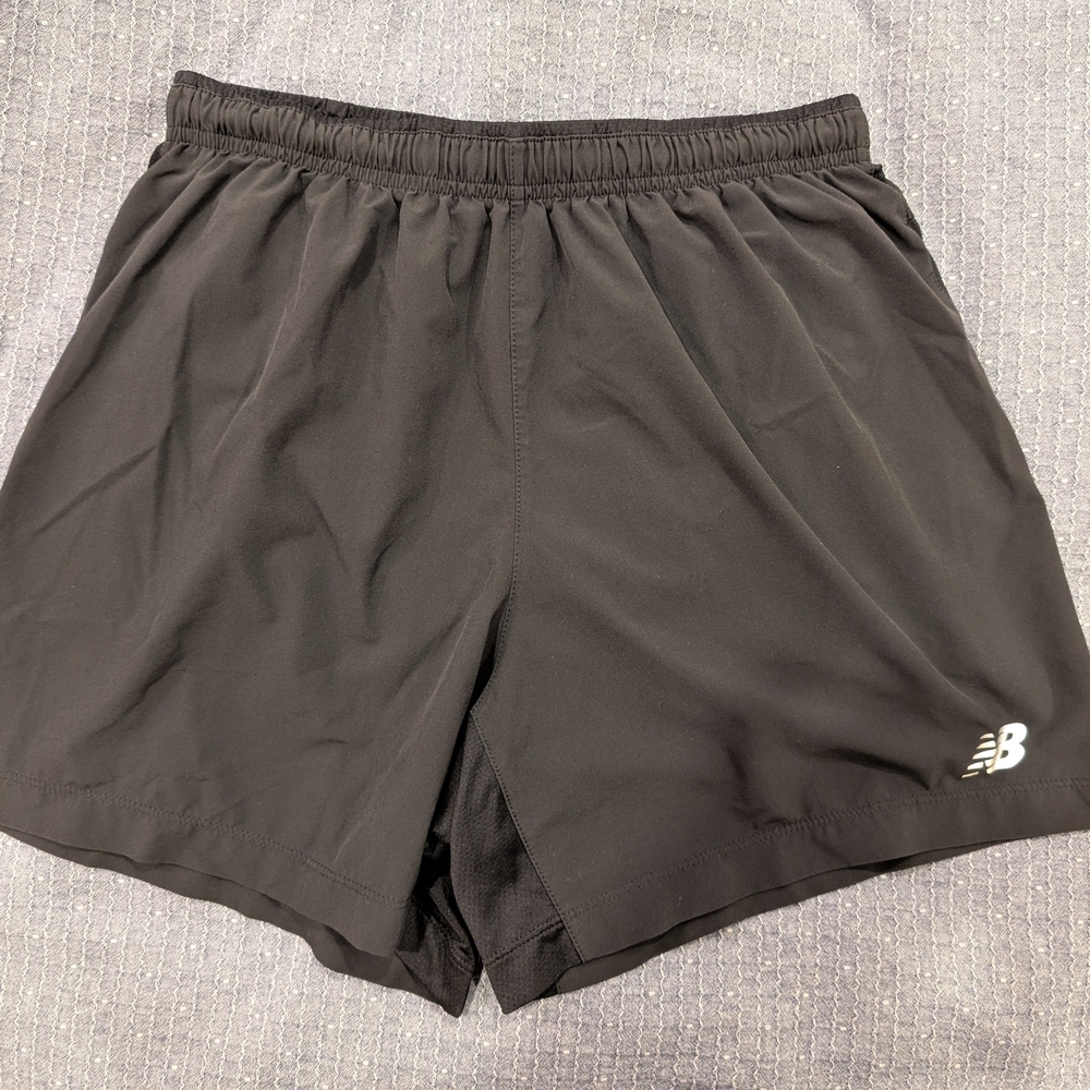 New Balance Men's Medium Black running Shorts